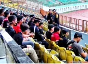 Batalyon D Satbrimob PMJ dan Supporter Bola di Kabupaten Bekasi Doa Bersama Untuk Korban Kanjuruhan