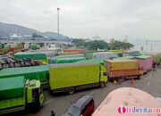 Kendaraan Pemudik Sempat Mengular 3 KM, Hari Ini Diprediksi Puncak Arus Mudik Nataru 2023 di Pelabuhan Merak