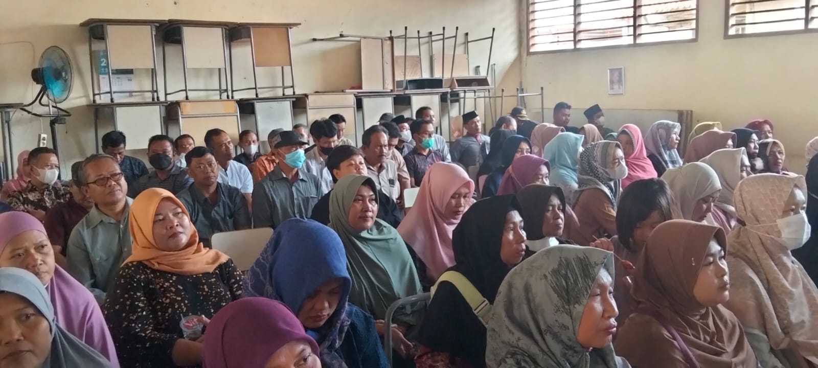 Gemelut sejumlah wali murid SMAN 1 Sukatan, Kabupaten Bekasi Jawa Barat, mengeluhkan biaya yang dikeluarkan untuk kegiatan wisata study tour ke Jogjakarta