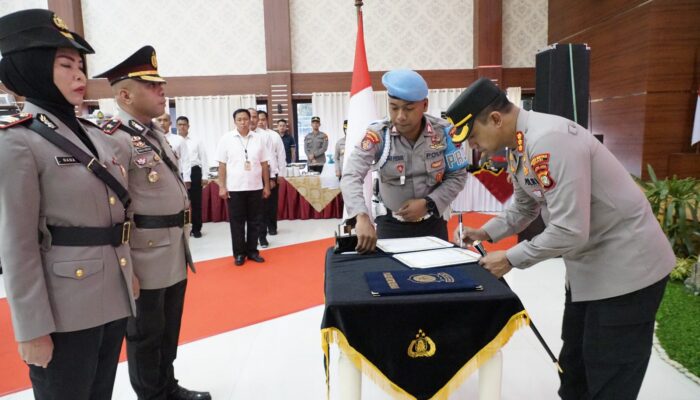 Kapolres Pimpin Sertijab Pejabat dan Kapolsek Wilayah Hukum Polres Metro Bekasi