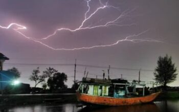 Senin, 27 Februari 2023: 32 Wilayah Potensi Hujan Lebat, Petir, Angin Kencang