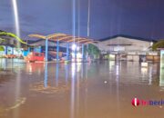 Diguyur Hujan, Aktivitas Terminal Cikarang hingga Menjelang Malam Nyaris Lumpuh