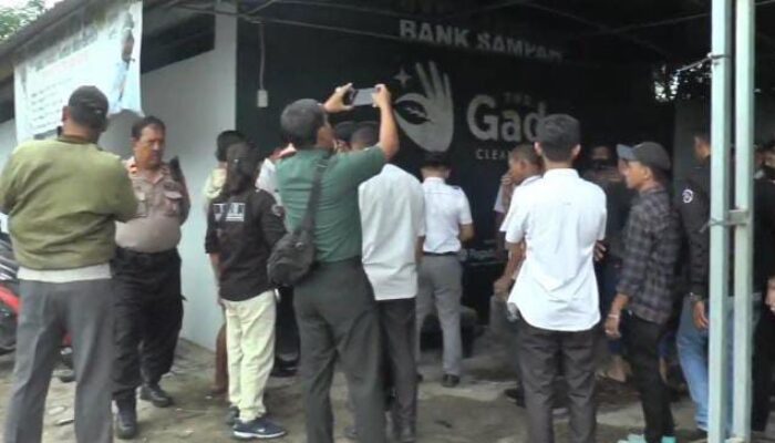 Warga Digegerkan, Penemuan Bayi Perempuan Yang Terbungkus Plastik Hitam Dalam Kondisi Hidup