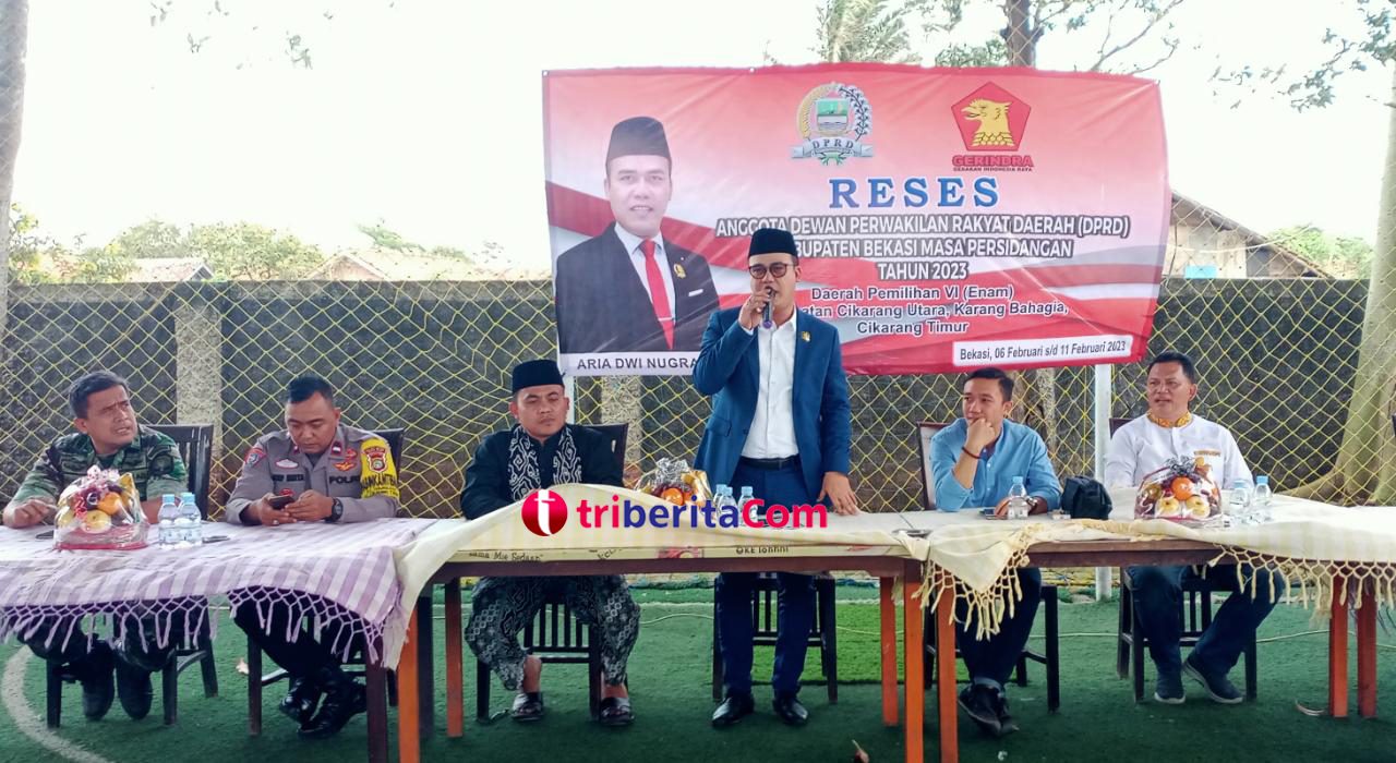 Anggota DPRD Komisi I, Daerah Pemilihan (Dapil) VI Fraksi partai Gerindra Kabupaten Bekasi, Aria Dwi Nugraha mengelar Reses di Kampung Pesanggrahan RT.02/01, Desa Tanjung Baru, Kecamatan Cikarang Timur, Kabupaten Bekasi. Pada Jumat (10/02/23). (Foto : Muh. Bakhtiar)