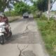 Jalan di Kecamatan Cabang Bungin ini memang sudah beberapa kali diperbaiki cuma hanya tambal sulam aja, dan hasil perbaikannya tidak bertahan lama.