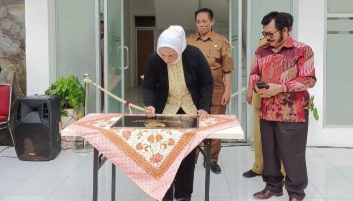 Resmikan Gedung Baru Disdikpora dengan Anggaran Rp1,6 Miliar, Bupati Karawang sebut Maksimalkan Pelayanan