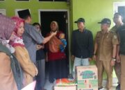 Peduli Kasih, Dinas Sosial Sambangi Balita Penderita Bibir Sumbing di Sukawangi Kabupaten Bekasi