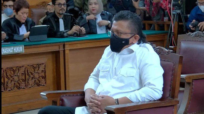 Sambo dinilai terbukti melanggar Pasal 340 jo Pasal 55 ayat 1 ke-1 KUHP dan Pasal 49 jo Pasal 33 UU ITE jo Pasal 55 ayat 1 ke-1 (KUHP). (Foto: Sumber Kompas.com)