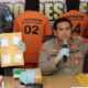 Kapolres Serang AKBP Yudha Satria didampingi Kasatresnarkoba AKP Michael K Tandayu saat konferensi pers terkait 4 bungkus sabu seberat 114 gram yang diamankan dari tersangka YN (40), Jumat 24 Februari 2023. (Foto : Daeng Yusvin)