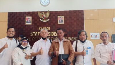 Komunitas Relawan Jokowi (KRJ) Banten saat berada di Deputi IV Kantor Presiden (KSP) Jakarta, Rabu (8/2/2023). (Foto : Daeng Yusvin)