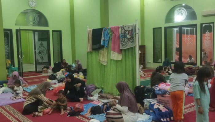 Miris, Warga Pengungsi di Kabupaten Bekasi Kekurangan Pasokan Makanan