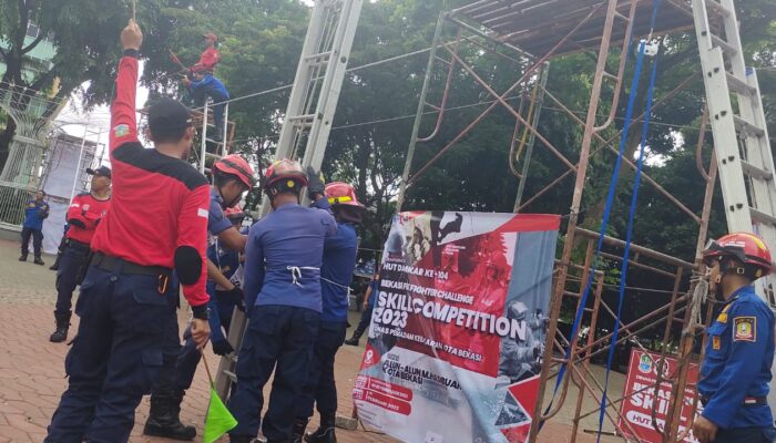 Update: Skill Competition Damkar Kota Bekasi Berlanjut Di Hari Kedua, Petugas Tampilkan Lomba Ladder Pitching
