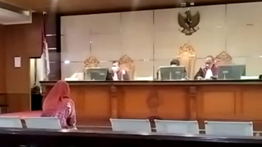Sesuai perintah pengadilan, kami berharap segera dipulihkan harkat dan martabat saudari Pipit Haryanti, mengembalikan posisi selaku kepala desa," kata kuasa hukum PH Andi Syafrani, Rabu (08/02/2023).