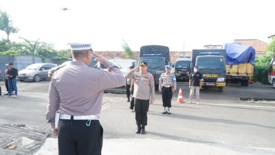 Polres Metro Bekasi Menggelar Apel Keselamatan Jaya 2023.