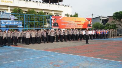 Polres Metro Bekasi Menggelar Apel Keselamatan Jaya 2023.