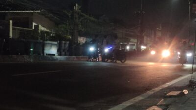 Aksi balap liar meresahkan warga di Jalan Sultan Hasanuddin, Kecamatan Tambun, Kabupaten Bekasi, Jawa Barat, pada Senin 27 Maret 2023 pukul 02.00 WIB dini hari.