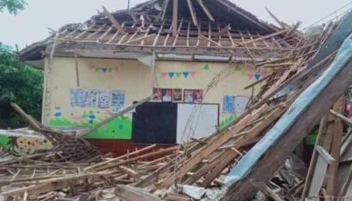 Diterjang Puting Beliung, Puluhan Rumah Warga di Lebak Banten Rusak Parah