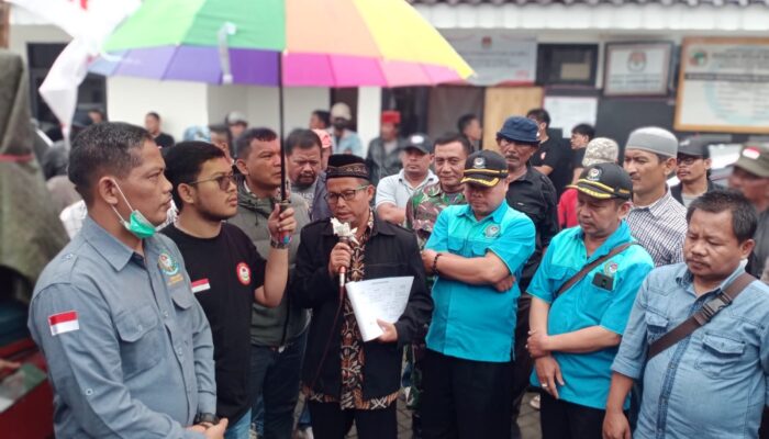 Diduga Serobot Lahan Pangan Warga di Bekasi, Kantor BPD Gandamekar Digeruduk