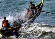 BMKG: Gelombang Tinggi di Selat Sunda Capai 6 Meter