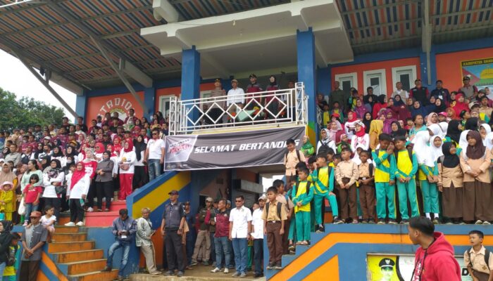 Piala Bupati Bandung Barat Resmi Digelar, Gemuruh Suporter Emak-emak semangati Kesebelasan