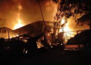 Si Jago Merah Lalap Peternakan dan Dekor, 132 Ekor Kambing dan Sejumlah Kendaraan Hangus Terbakar di Jaktim