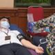Warga melakukan donor darah sukarela guna mengisi kebutuhan stok darah PMI Kabupaten, sebanyak 800 sampai 900 kantong darah selama bulan Ramadhan 2023. ( Foto: istimewah)