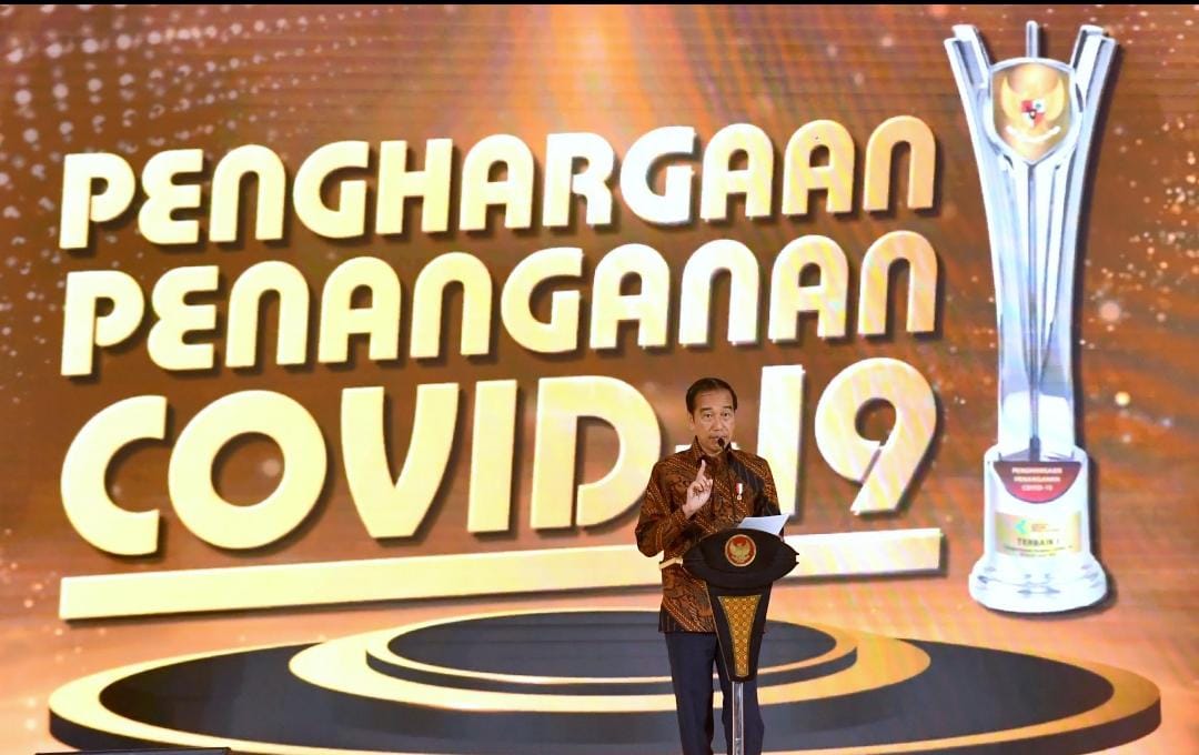 Pemerintah Kabupaten Bandung Barat (KBB) menerima penghargaan PPKM award kategori Pemerintah Daerah dari Menteri Dalam Negeri yang diserahkan Presiden Republik Indonesia, Joko Widodo di Gedung Danapala Kementerian Keuangan RI, Senin (20/3) pagi tadi.