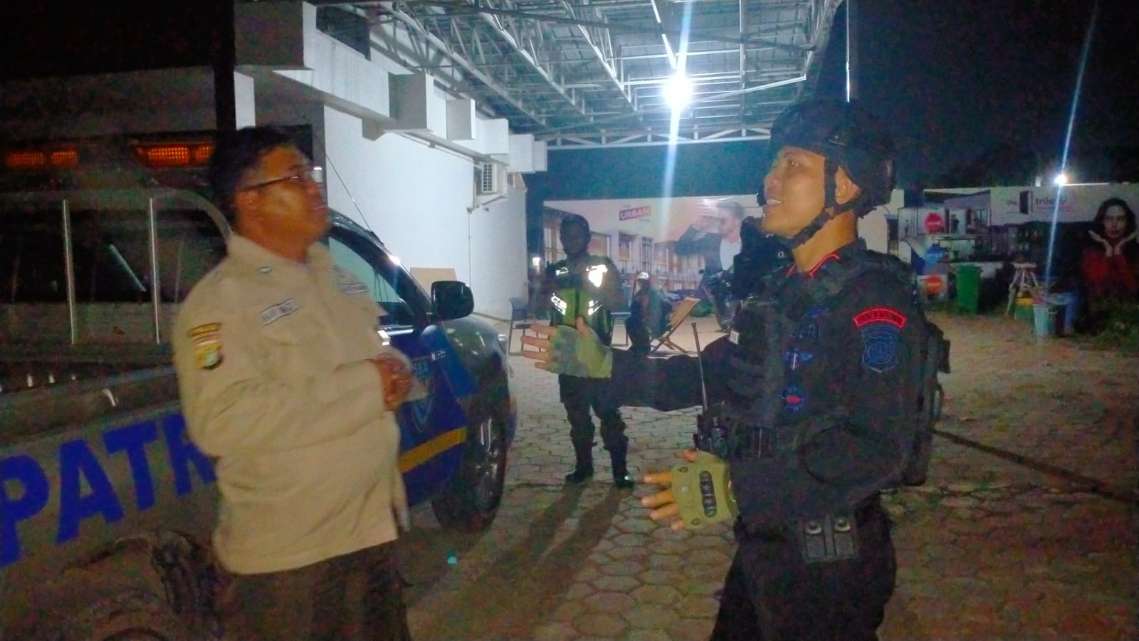 Tepat hari ke tiga awal Ramadhan 2023, warga dihebohkan dengan dua kelompok remaja melakukan aksi tawuran di Perumahan Grand Cikarang City (GCC), Desa Karangraharja, Kecamatan Cikarang Utara, Kabupaten Bekasi.