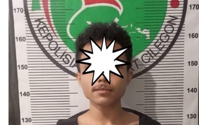 Tersangka inisial IO (25) pemilik 5 gram tembakau gorila yang diringkus warga Perumnas, Kota Cilegon. (Foto: istimewah)