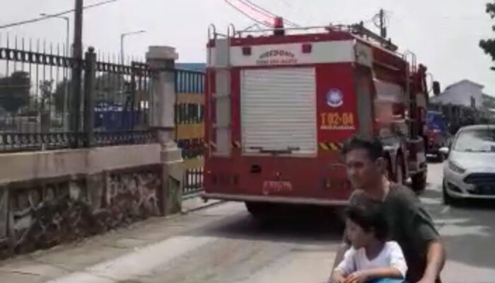 Info Terkini !! Indo Grosir Cipinang Jakarta Timur Dilalap si Jago Merah