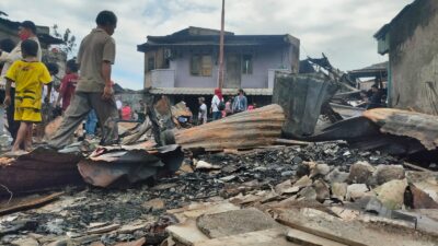 Kondisi bangunan rumah warga yang lokasi rumahnya berdekatan dengan Depo Pertamina, Plumpang. (Foto: Dodi dan Abdul)