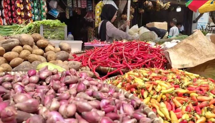 Jelang Ramadan dan Idul Fitri, Harga Sejumlah Sembako di Pasar Padenglang Merangkak Naik