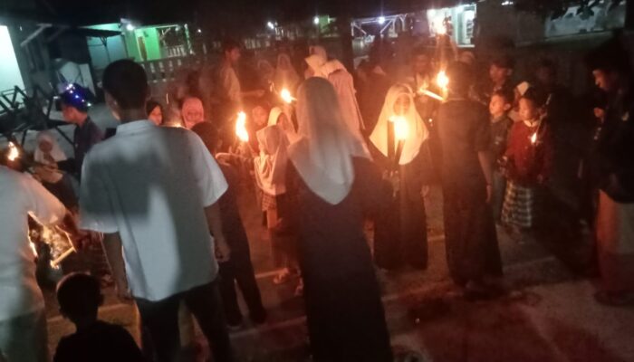 Sambut Ramadhan Santri dan Warga Sukamakmur Kabupaten Bekasi Gelar Pawai Obor