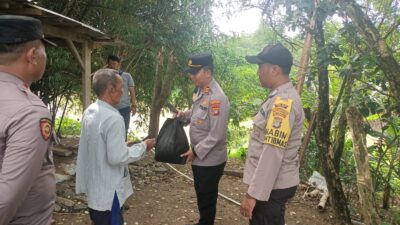 Bantuan Kemanusiaan dari Kapolri hari ini juga di salurkan melalui polsek Cikarang Pusat
