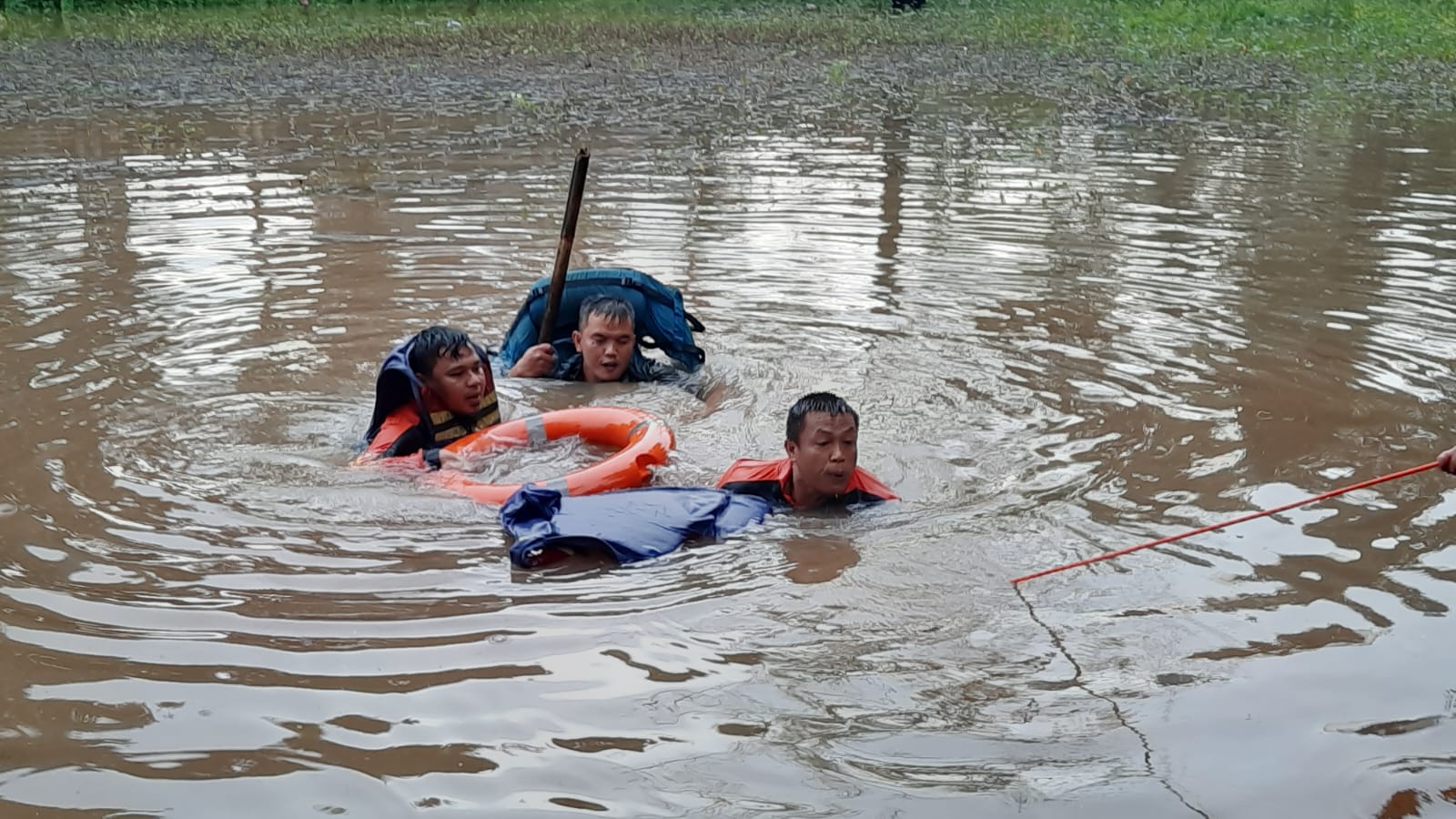 Kronologi 2 Bocah Tewas Saat Berenang di Danau Cakung Jaktim
