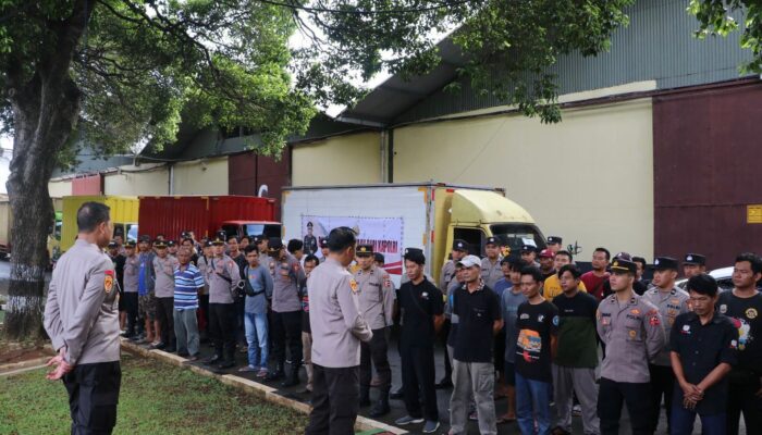 30 Ribu Paket Sembako dari Kapolri Diserahkan ke Persis Wilayah Jakarta, Banten dan Jabar