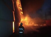Pabrik Benang di Pasar Kemis Tangerang Ludes Terbakar, 17 Unit Mobil Damkar Dikerahkan