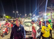 Breaking News! Sebuah Mini Bus Hantam Truk Tanah Hingga Ringsek di Jakarta Timur