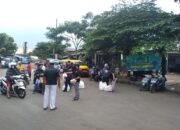 Paguyuban IKAPASTU TNI AL Bagikan Ratusan Paket Takjil Untuk Pengguna Jalan Cileungsi 