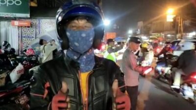 Dede pemudik asal Kebumen Jawa Tengah, apresiasi Polisi pada pengaturan arus mudik di Pos Pam Kanzen Karawang