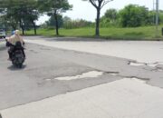 Rawan Kecelakaan, Warga Sebut Pengembang Cuek, Jalan di Kawasan Miekarta Lippo Cikarang Rusak