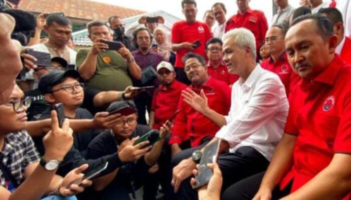 Bertolak ke Museum Multatuli Banten, Ganjar Pranowo Disambut Meriah Masyarakat dan Relawan