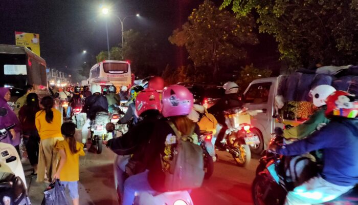 Pemudik Acungin Jempol Kinerja Polisi di Pospam Kanzen Karawang, Begini katanya