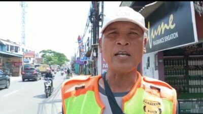 Maman (40) warga Kampung Buniasih,