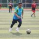 Kapolda Metro Jaya Terlihat ikut bermain Sepak Bola di lapangan presisi Polda Metro Jaya. (Foto: Fathar)
