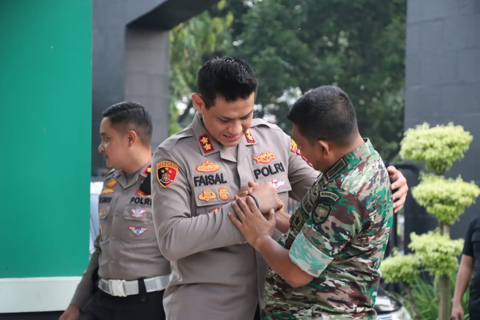 Kapolres Tangerang Selatan Kunjungi Kodim Tangerang Selatan Dalam Rangka Jalin Silaturahmi. (Foto: Fathar)