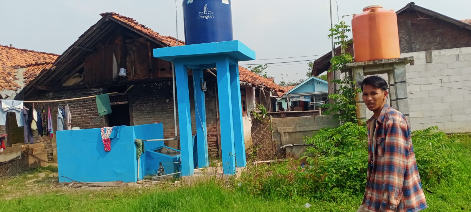 Pembuatan SAB yang tidak sesuai dengan RAB yang terletak di Kampung Pelaukan Dusun II RT.003/004 Desa Karangrahayu, Kecamatan Karangbahagia, Kabupaten Bekasi. (Foto: Team Redaksi Triberita.com)