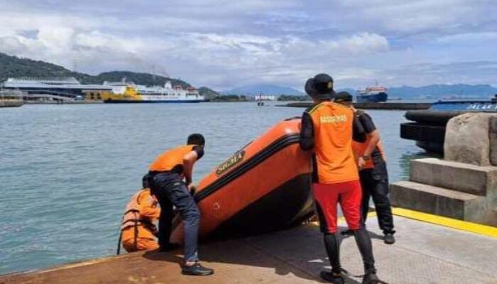 Jatuh dari Kapal Ferry di Pelabuhan Merak Anak Koin Tenggelam Belum Ditemukan