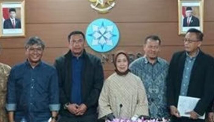 Dewan Pers: Perusahaan Media Wajib Bayar THR, Wartawan Dilarang Minta ke Instansi