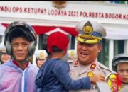 Satlantas Polresta Bogor Kota Berikan Sembako Gratis Kepada Pemudik di Terminal Baranangsiang